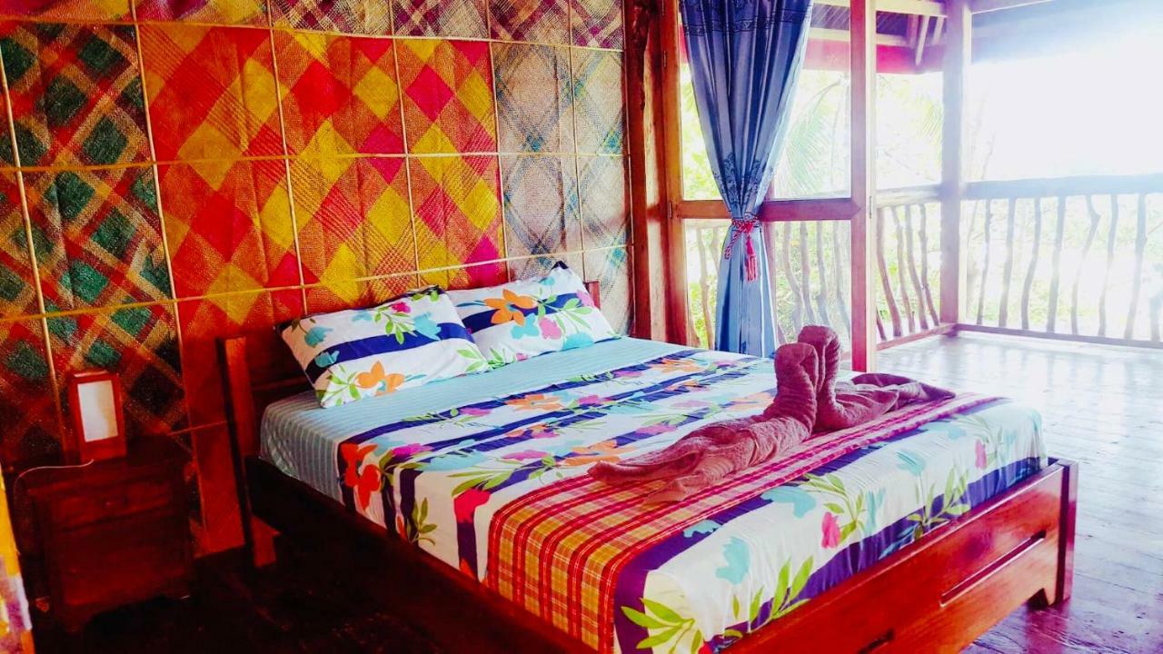 White Beach Front And Cottages Buruanga Exterior photo
